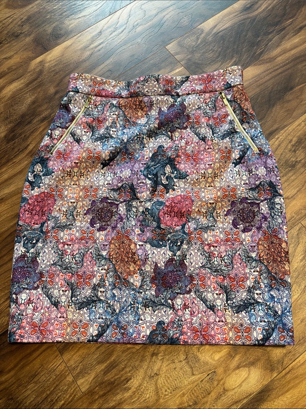 Gorgeous Patterned Pencil Skirt